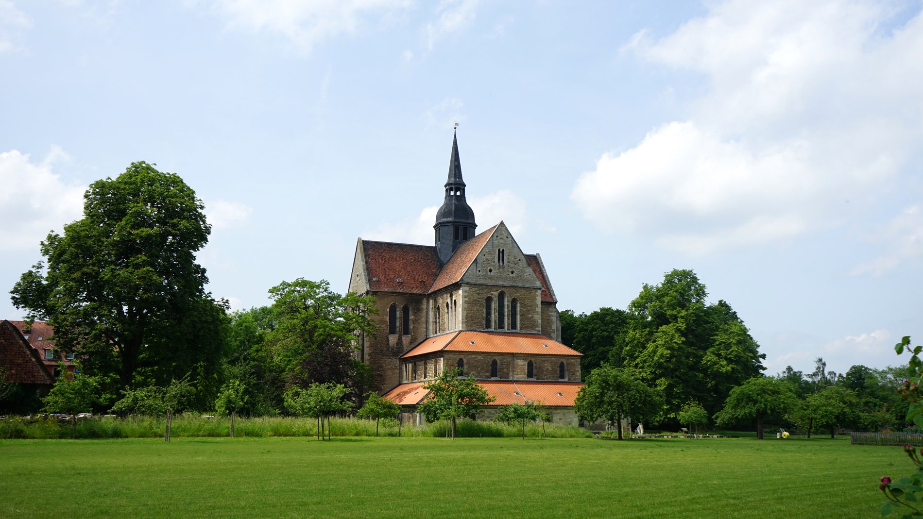 Blick auf die Klosterkirche Riddagshausen