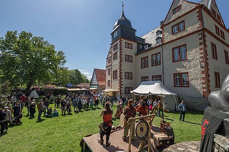 Das Schloss Salder in Salzgitter im Sommer.