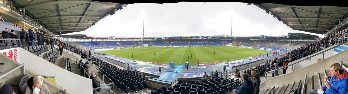 Eine Panoramaaufnahme des Stadions der Eintracht Braunschweig.