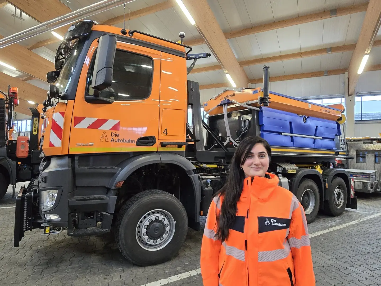 Gurbet Cakil ist Leiterin der Autobahnmeisterei Braunschweig-Hafen.