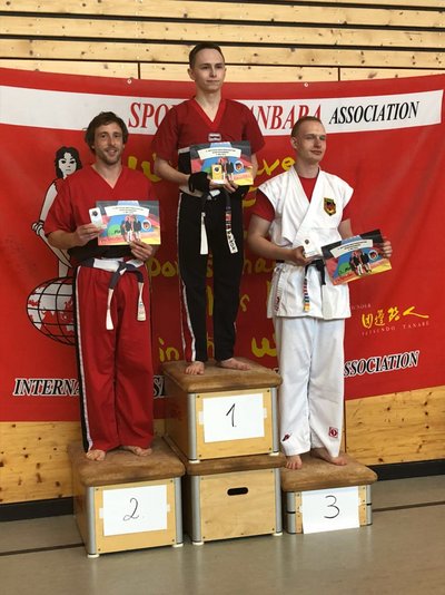 Erfolgreiche Chanbara-Kampfsportler des SV Roklum/Yong Vereins Wolfenbüttel. 