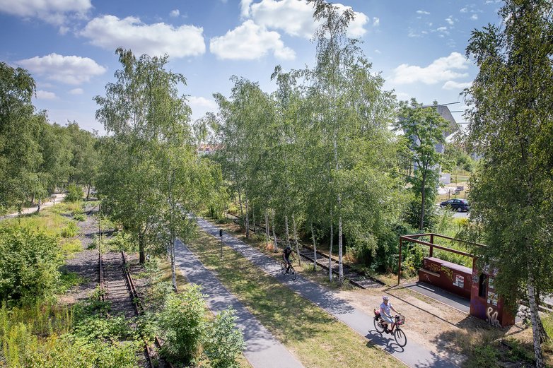 Luftaufnahme auf das Ringgleis im Grünen