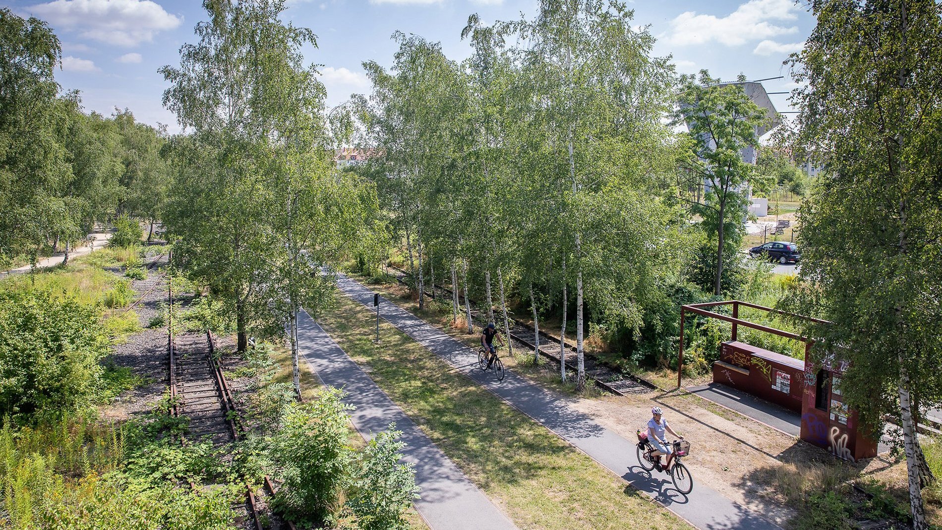 Luftaufnahme auf das Ringgleis im Grünen