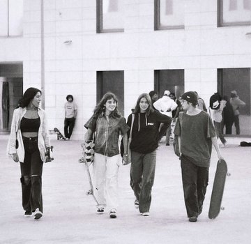 Angehörige der Generation Z (Bildrechte: Ummano Dias auf Unsplash)