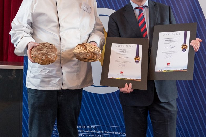 Torsten Hacke neben Niedersachsens Ministerpräsident Stephan Weil.