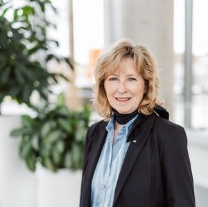 Claudia Kayser, Leiterin der Direktion Wolfsburg der Volksbank BRAWO