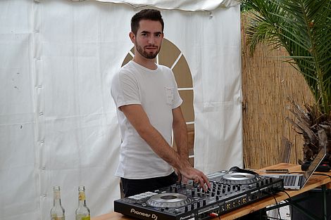 DJ in der Okercabana