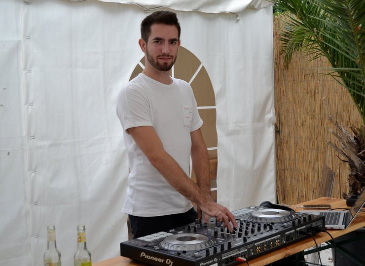 DJ in der Okercabana