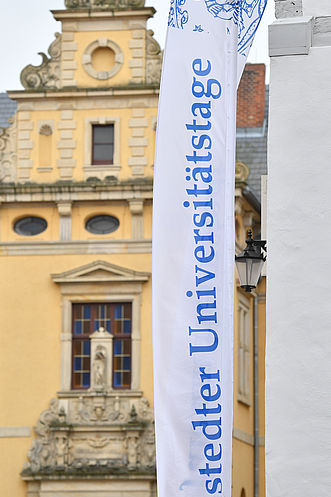 Auf den Helmstedter Universitätstagen diskutieren jedes Jahr renommierte Wissenschaftler im Dialog mit der Öffentlichkeit