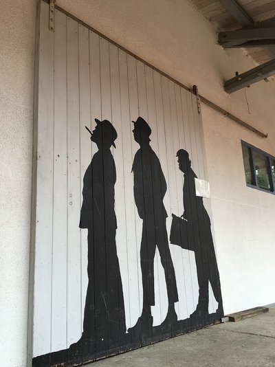 Man sieht Impressionen aus der Ausstellung: Hier ein Bild der Olsenbande