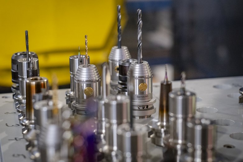 In der Fertigung bei der Böhm Feinmechanik und Elektrotechnik GmbH.