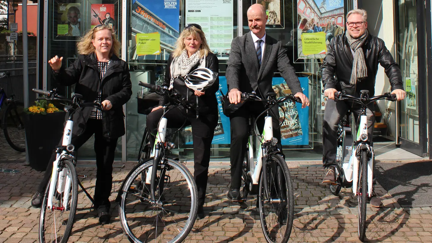 Bei der Tourist-Info Wolfenbüttel kann man sich ein E-Bike leihen.