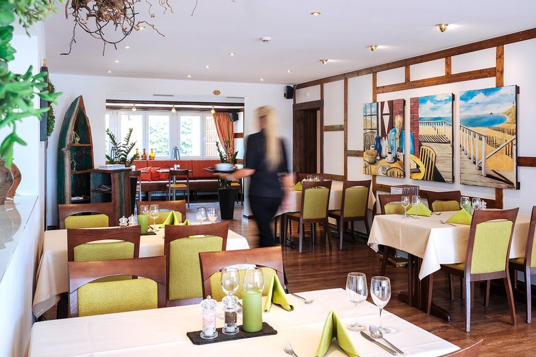 Im Innern des Bernsteinsee Restaurants.