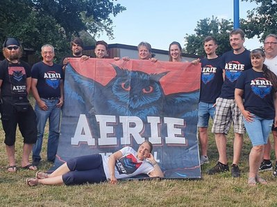 Das Team hinter dem Festival: Das Orga-Team und ehrenamtliche Helfer*innen stellen das Aerie Festival auf die Beine.