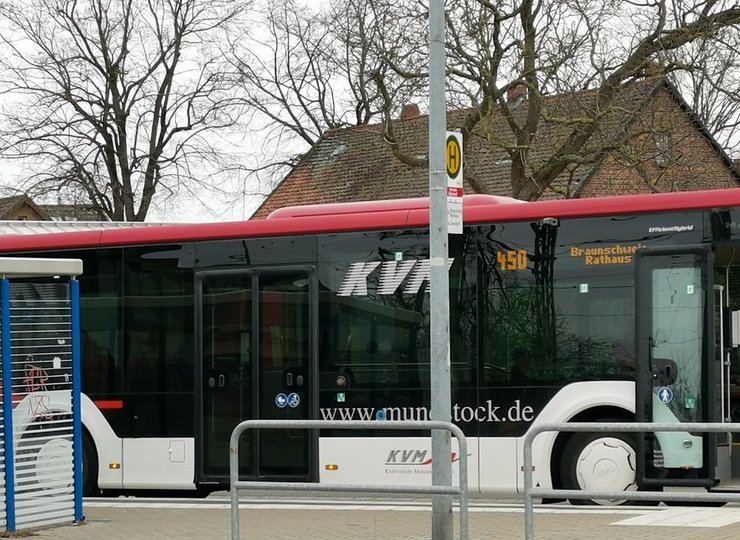 Der Regio-Bus 450 des ÖPNV. 