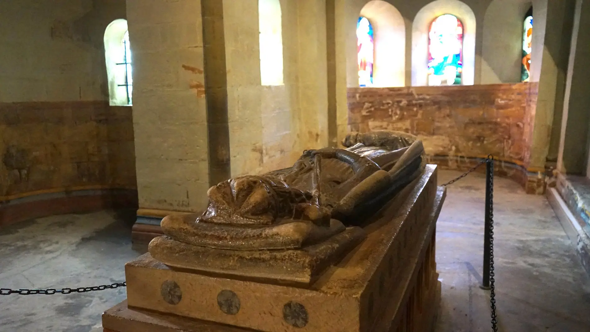 Grabmal Heinrichs III in der Ulrichskapelle.