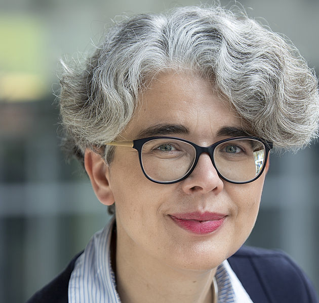 Eine Frau mit grauen Haaren und Brille. (Bildrechte: Artmann/Bürgerstiftung Braunschweig)
