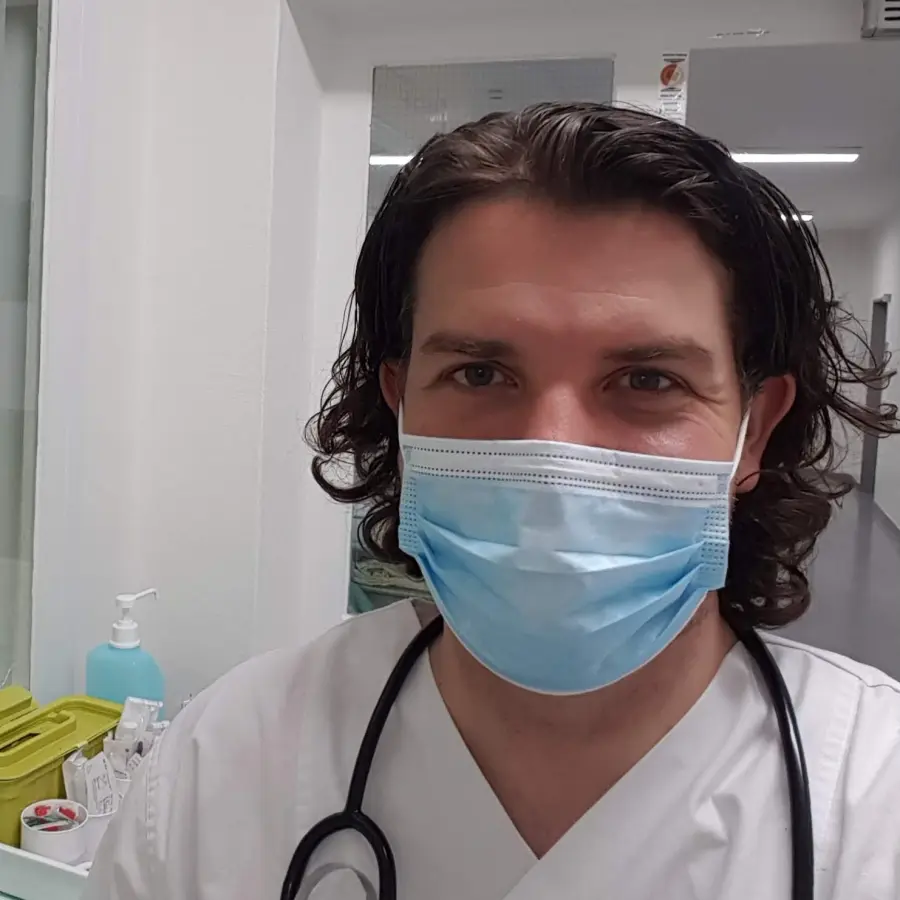 Tobias Stelzer, Ingenieur und ausgebildeter Krankenpfleger zeigt, dass Erfahrungen nie umsonst sind.