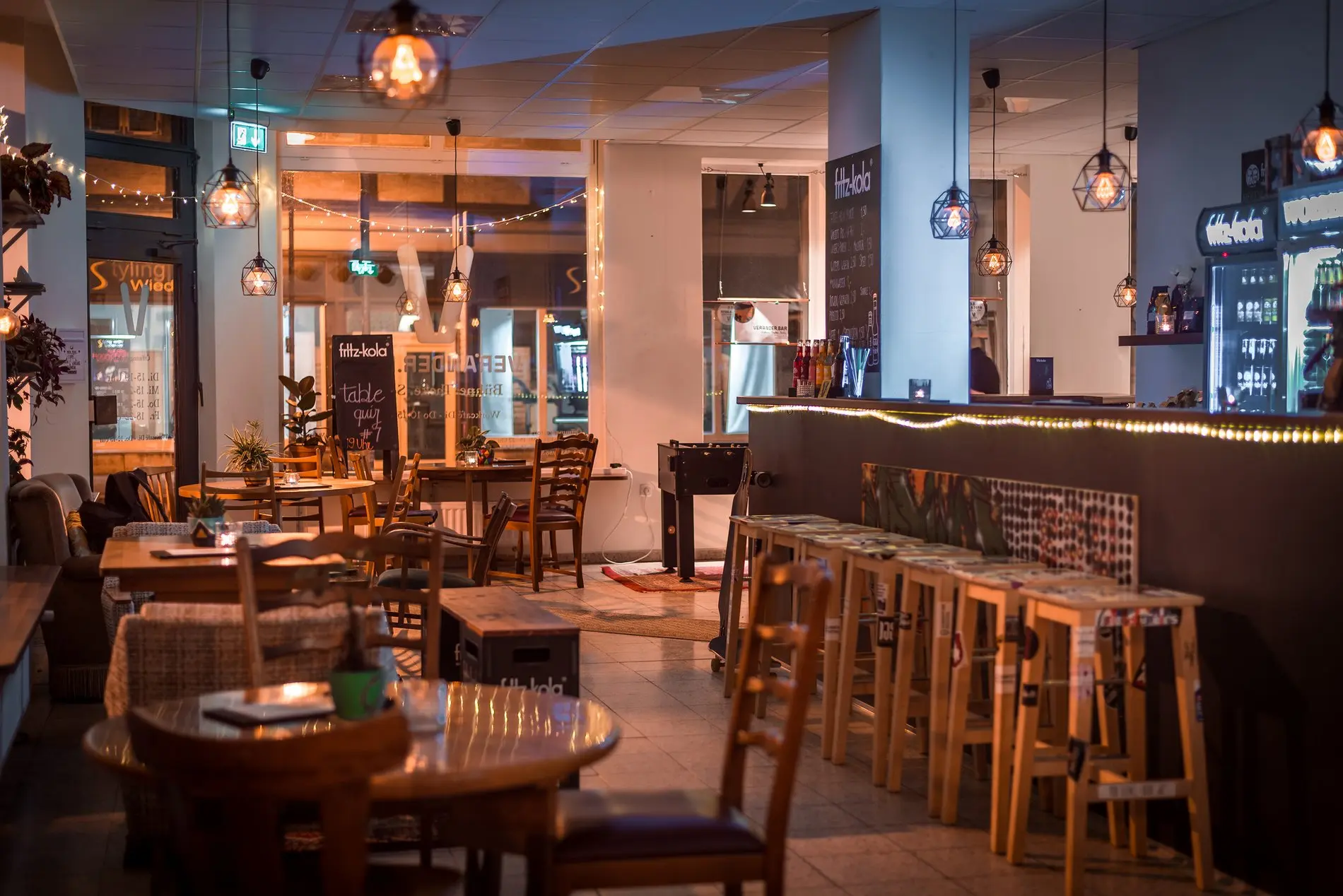 Stimmungsvolles Licht schafft in der Veränder.Bar in Wolfenbüttel eine Wohlfühl-Atmosphäre.