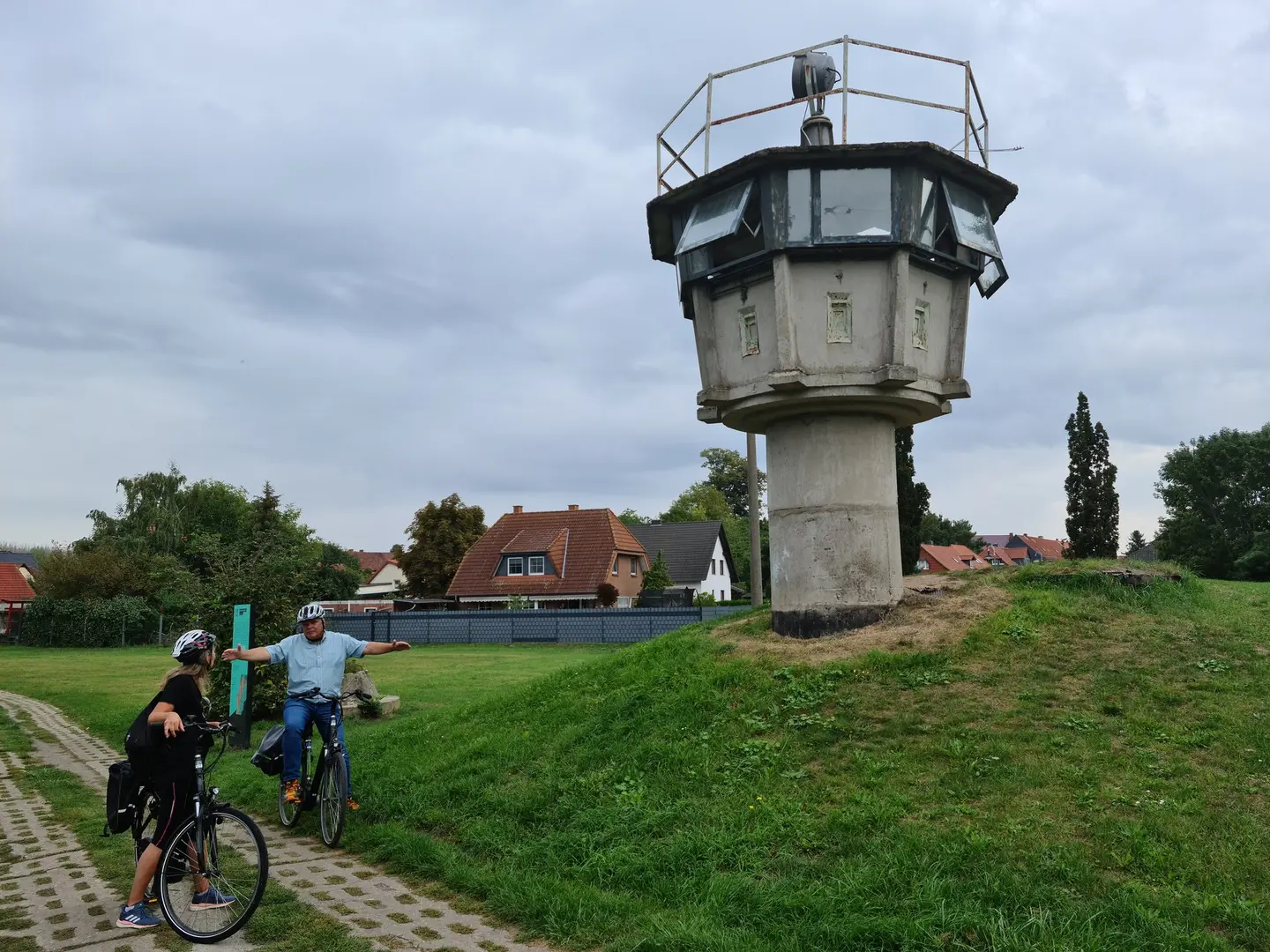 Ein alter Grenzwachturm bei Hötensleben.