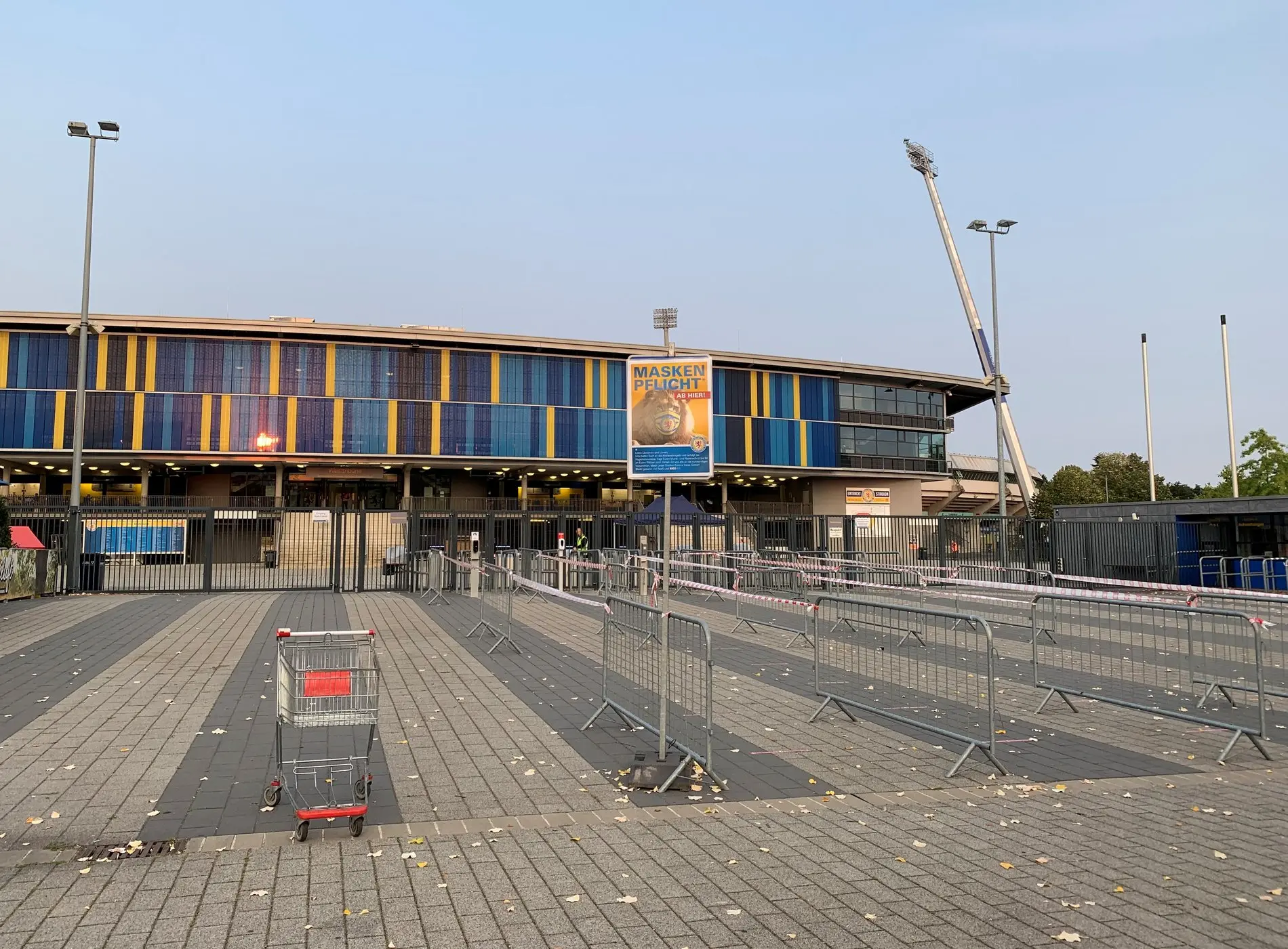 Der Vorplatz vor dem Braunschweiger Stadion.