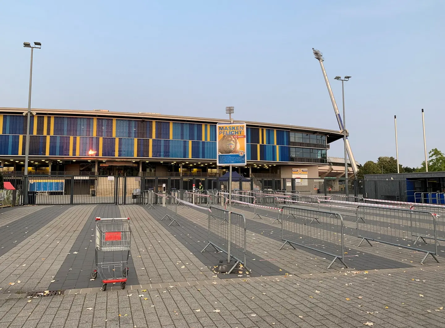 Der Vorplatz vor dem Braunschweiger Stadion.
