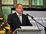 Helmstedts Bürgermeister Wittich Schobert bei einer Rede.  (Bildrechte: Stadt Helmstedt)