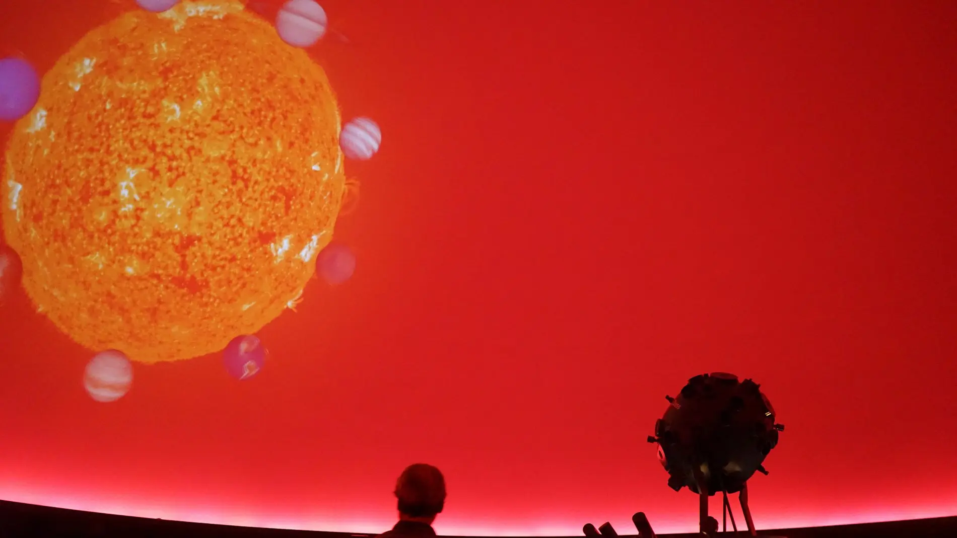 Eindrucksvoll, einprägsam, bunt: So bleibt das im Planetarium Gelernte in Erinnerung.