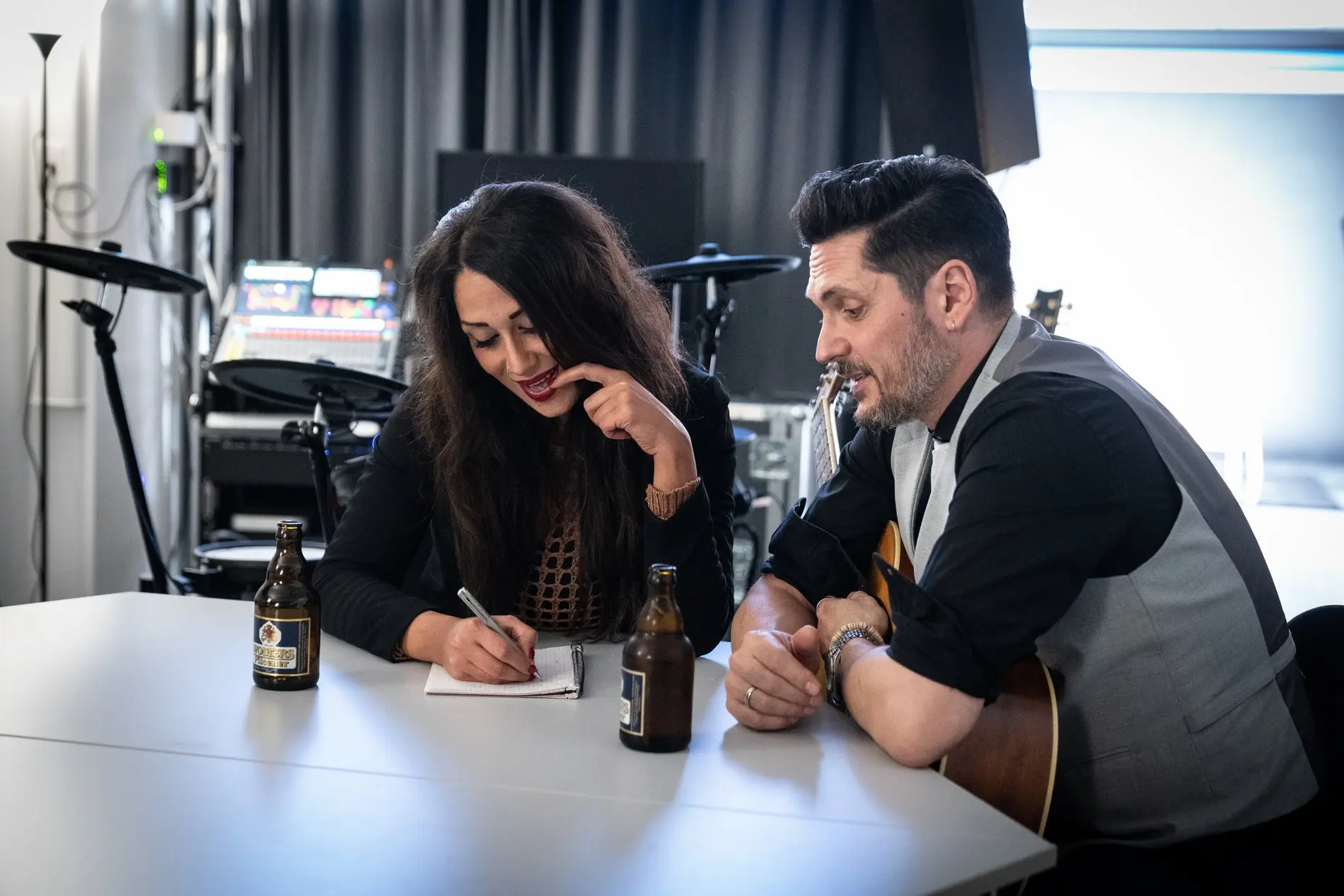 Eigene Songs schreiben Grazia und Carlos.