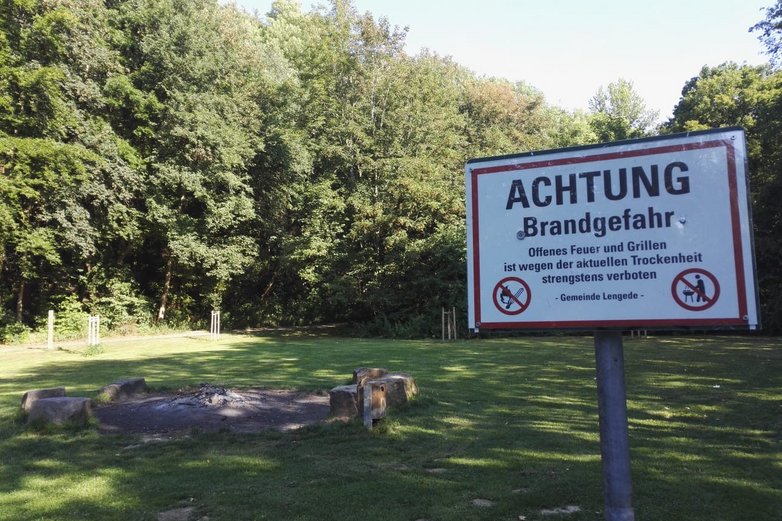 "Grillverbot"-Schild in Lengede.
