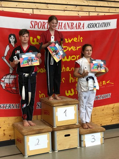 Chanbara-Kampfsportler des SV Roklum/Yong Vereins Wolfenbüttel auf dem Siegerpodest.