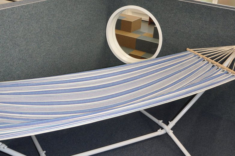 Eine Hängematte im AWO-Gebäude.