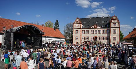 Das gut besuchte Museumsfest im Schloss Salder bei Sonne.