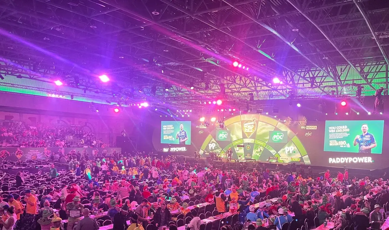 Großer Auftritt für Arno Merk: Darts-WM im Londoner "Ally Pally".