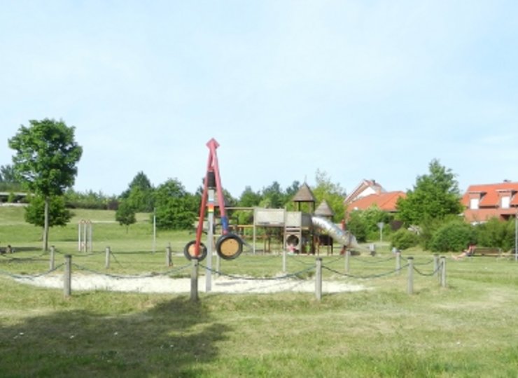 Blick auf den Spielplatz im Helmstedter Piepenbrink-Park.