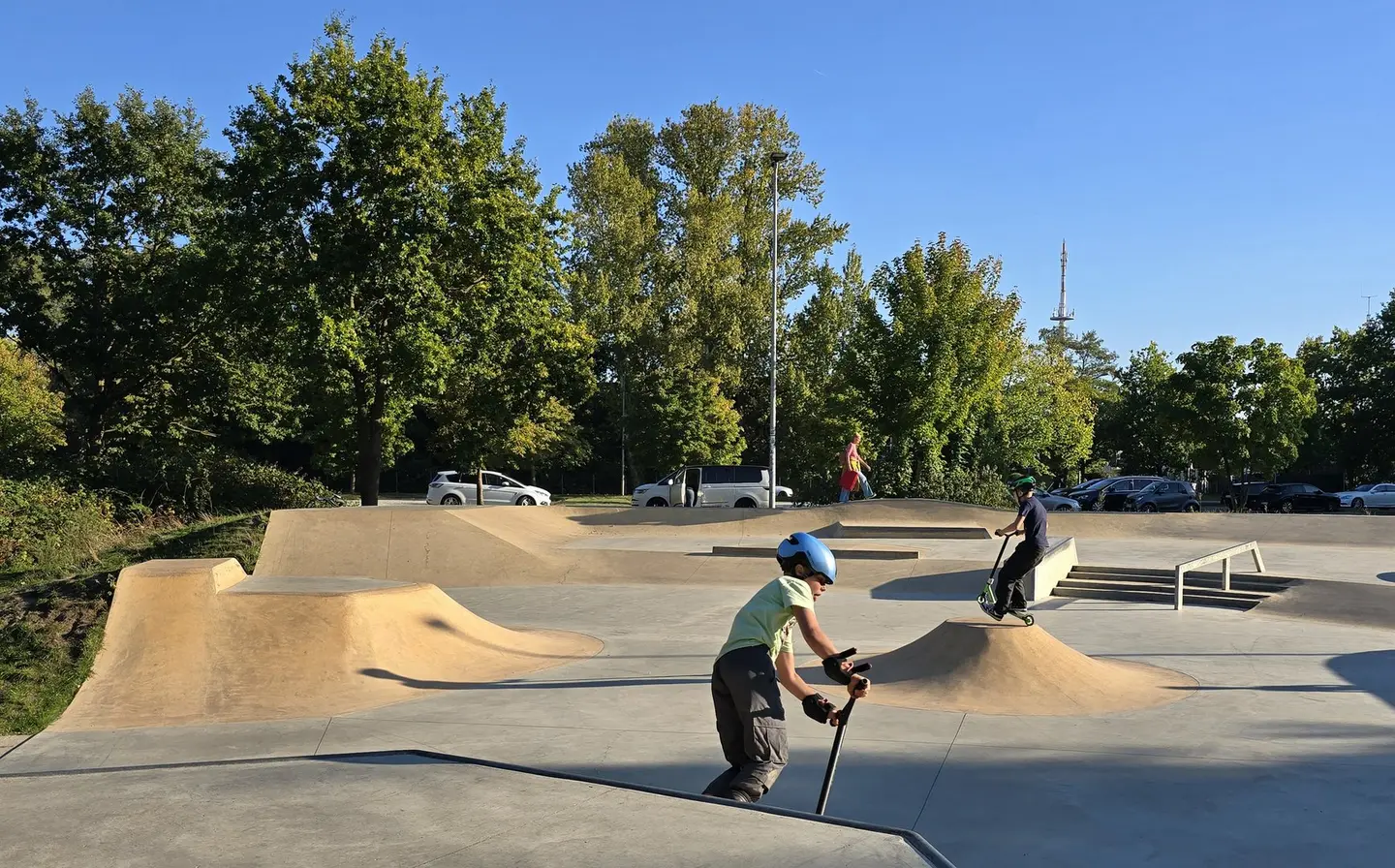Auch für Kids mit dem Roller eine fahrerische Herausforderung: Skatepark Gifhorn.