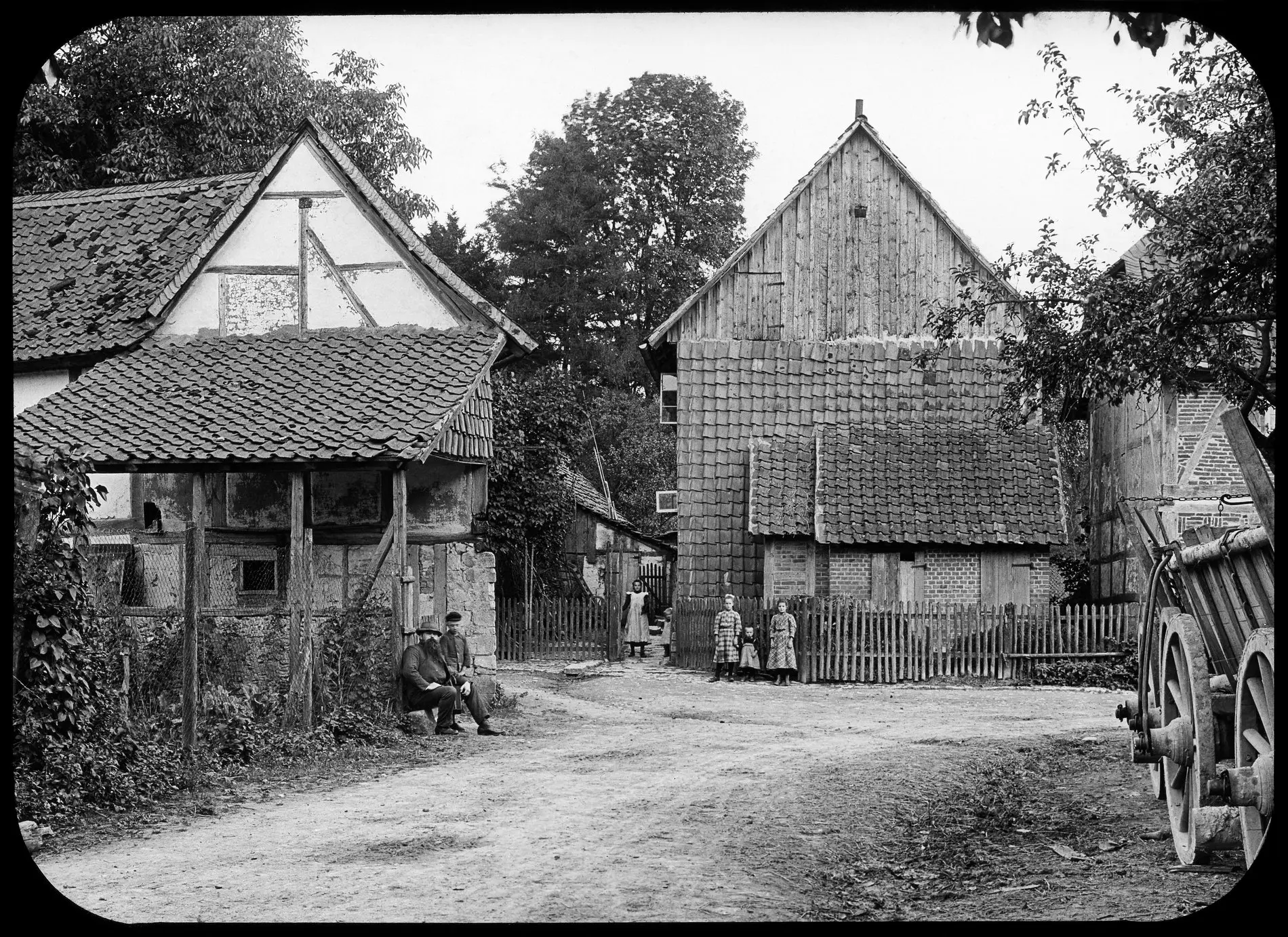 Ein Schwarz-Weiß-Bild von Neuerkerode um 1900.