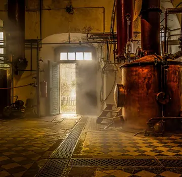 Blick in die Brennblase der Klosterbrennerei Wöltingerode. (Bildrechte: Bernd Gottsleben)