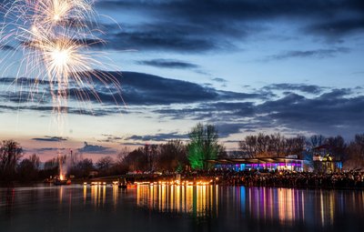 Feuerwerk über dem Salzgittersee.