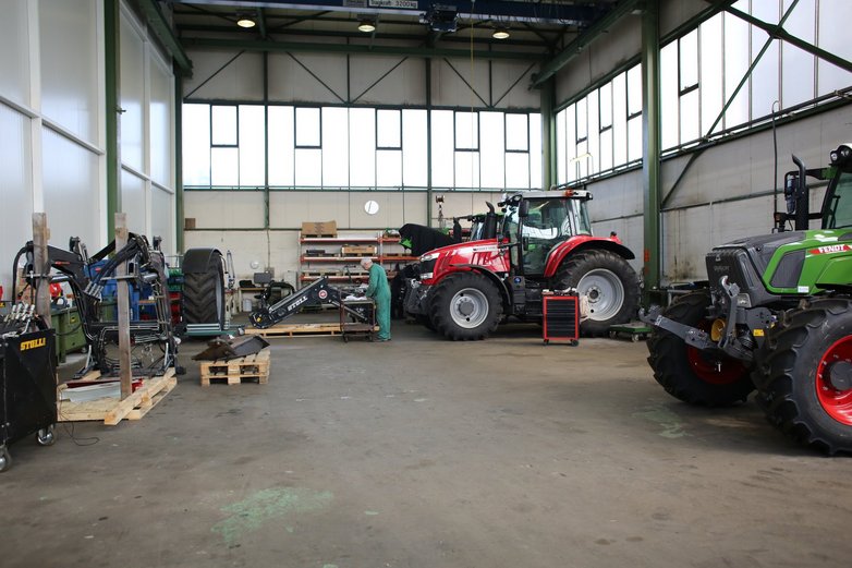 In Lengede werden Frontlader konstruiert und repariert. 