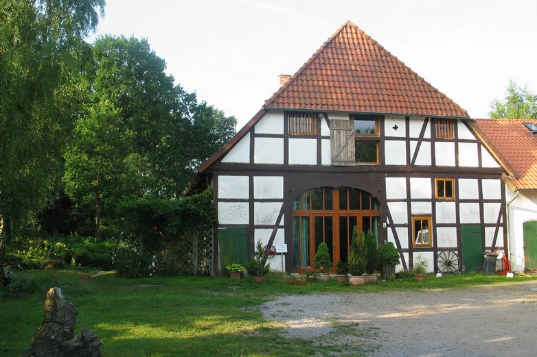 Ein Fachwerkhaus bei Peine von vorne fotografiert.