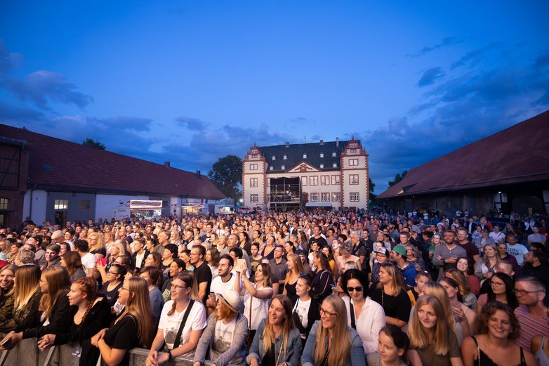 Konzertgenuß vor historischer Kulisse des Renaissance-Schlosses Salder.