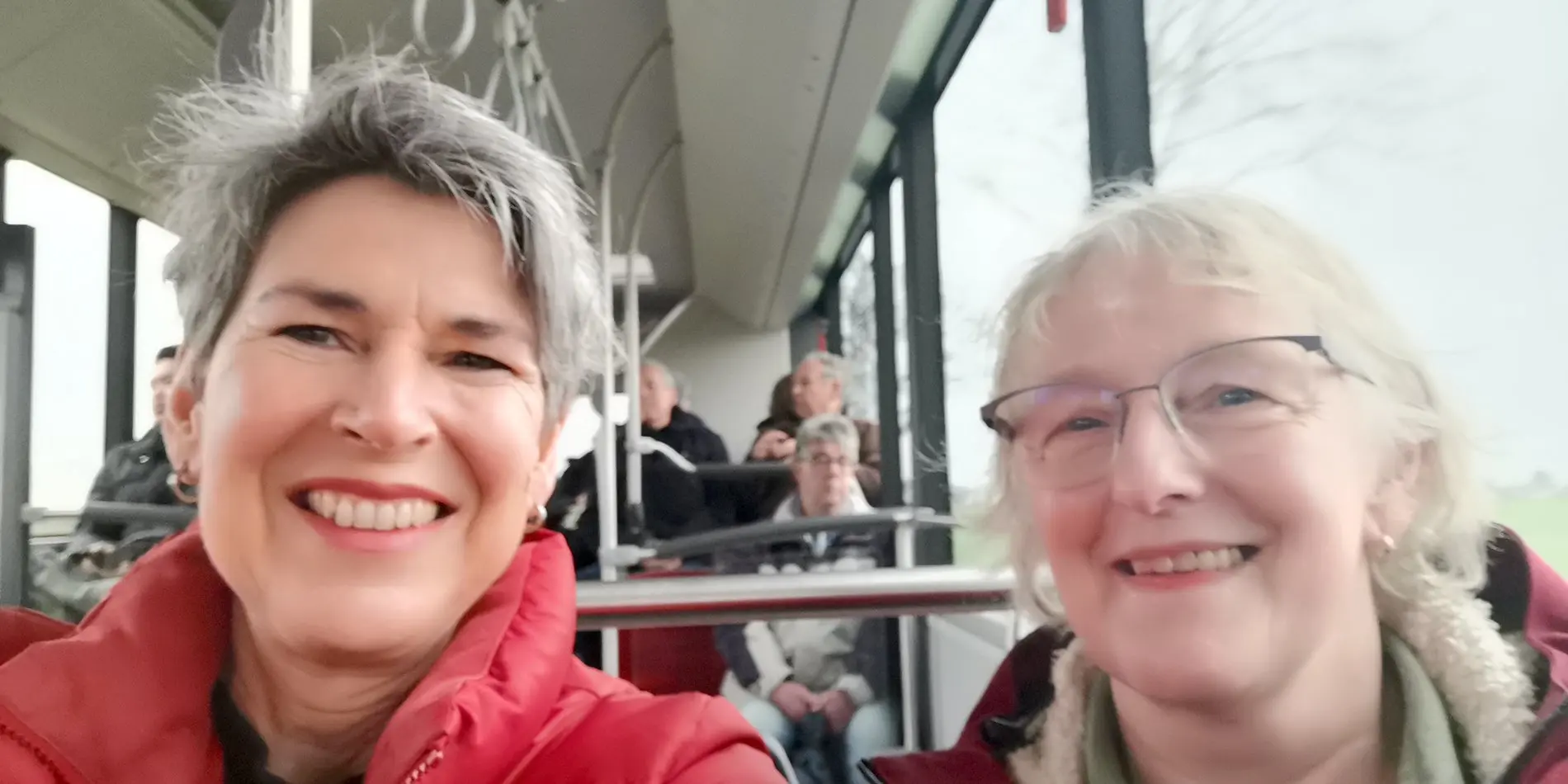 Zufälliges Treffen im ÖPNV: Kristin Kunath und Bloggerin Beate Ziehres. 