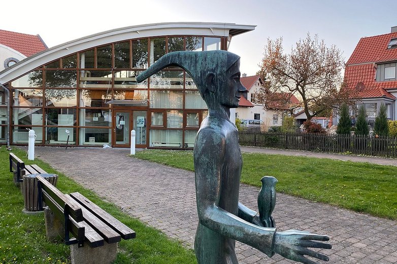 Vor dem Till Eulenspiegel-Museum