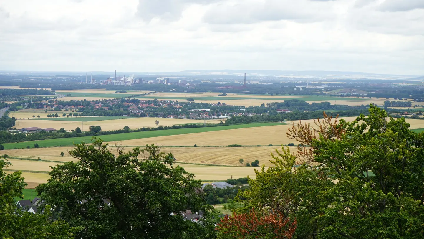 Blick von der Aussichtsplattform in Richtung Braunschweig