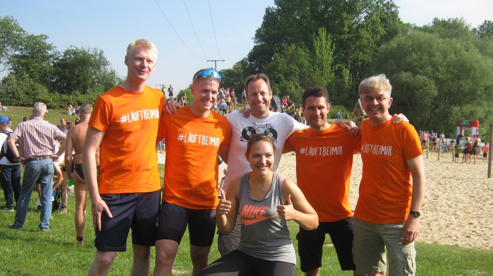 Die Staffeltriathlon-Mannschaft der Volksbank mit guter Laune.   