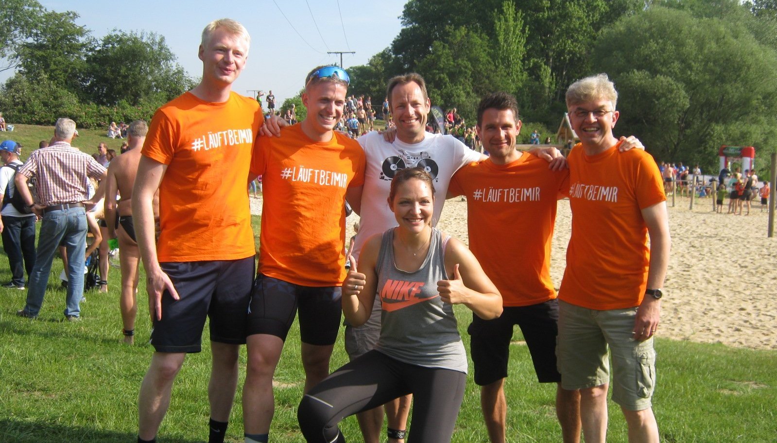 Die Staffeltriathlon-Mannschaft der Volksbank mit guter Laune.