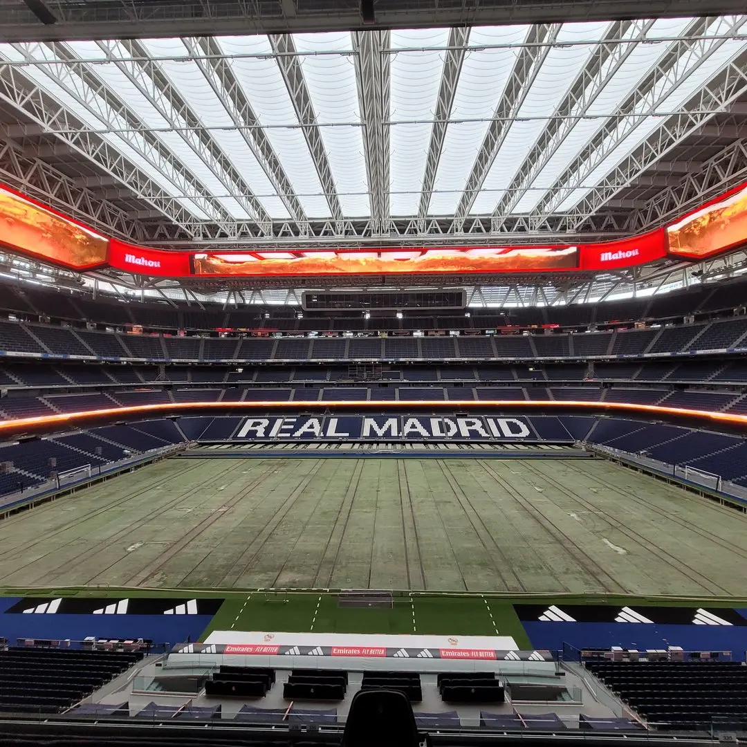 Das Estadio Santiago Bernabéu in Madrid – hier verlor Feldkamps Team das Hinspiel, bevor auf dem Betzenberg das legendäre 5:0 folgte. 