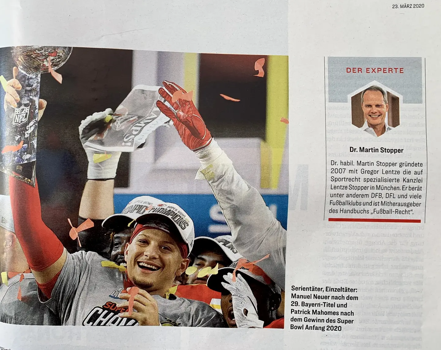 Foto einer Magazin-Seite. Sie zeigt einen jubelnden Sportler mit Pokal.