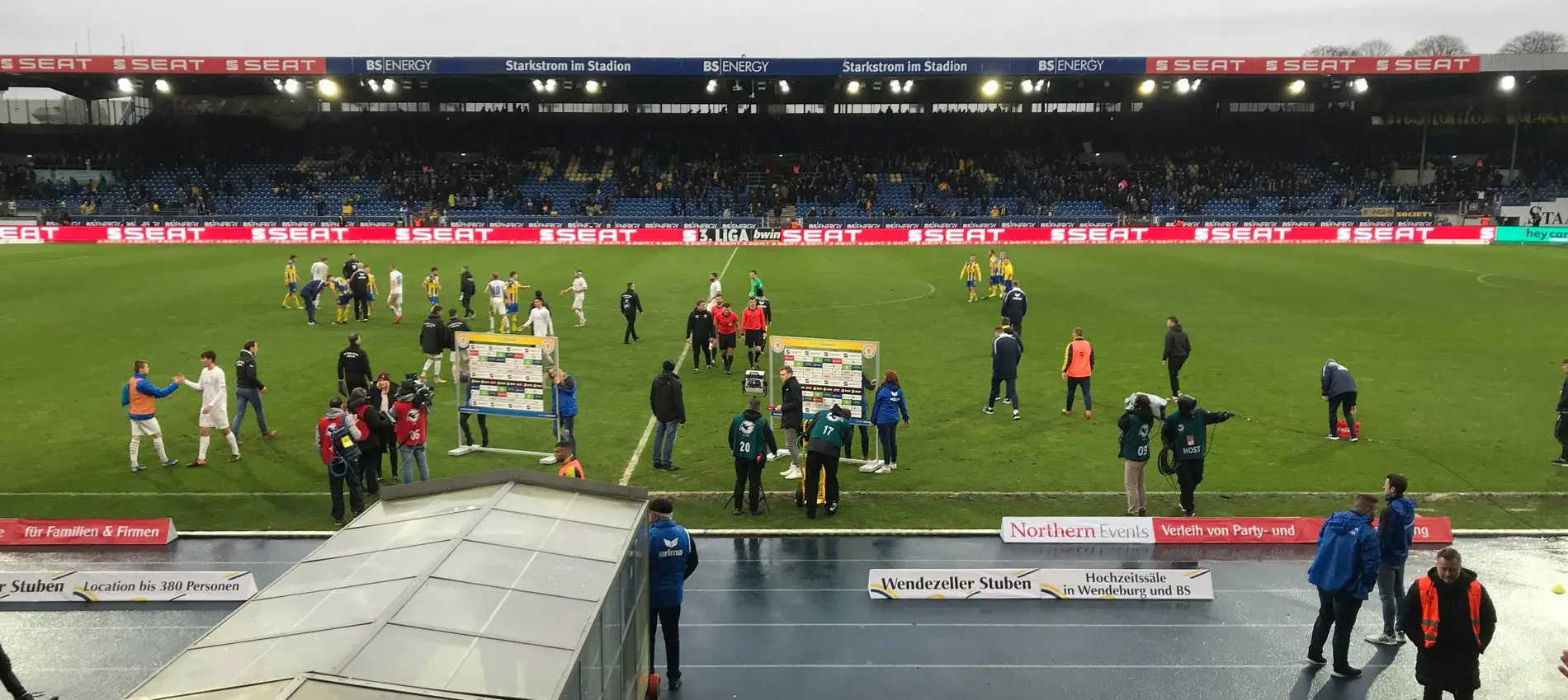 Nach Schlusspfiff ist keiner zufrieden. 